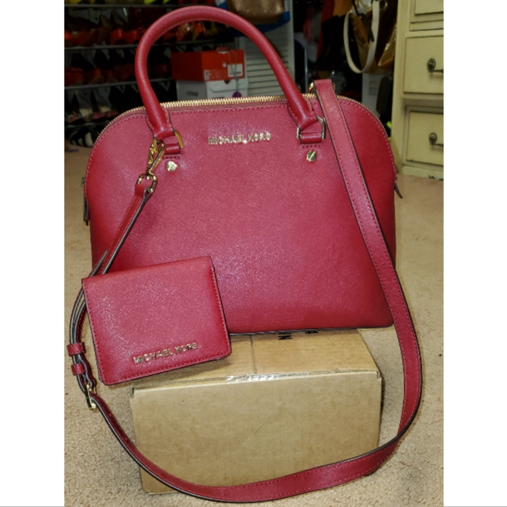 Michael Kors Cindy dome satchel and wallet set